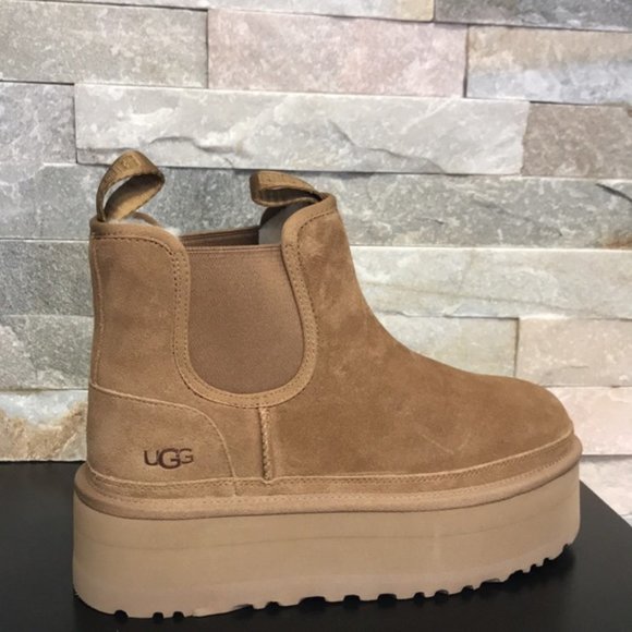 UGG Women's Neumel Platform Chelsea Boot - Picture 7 of 9